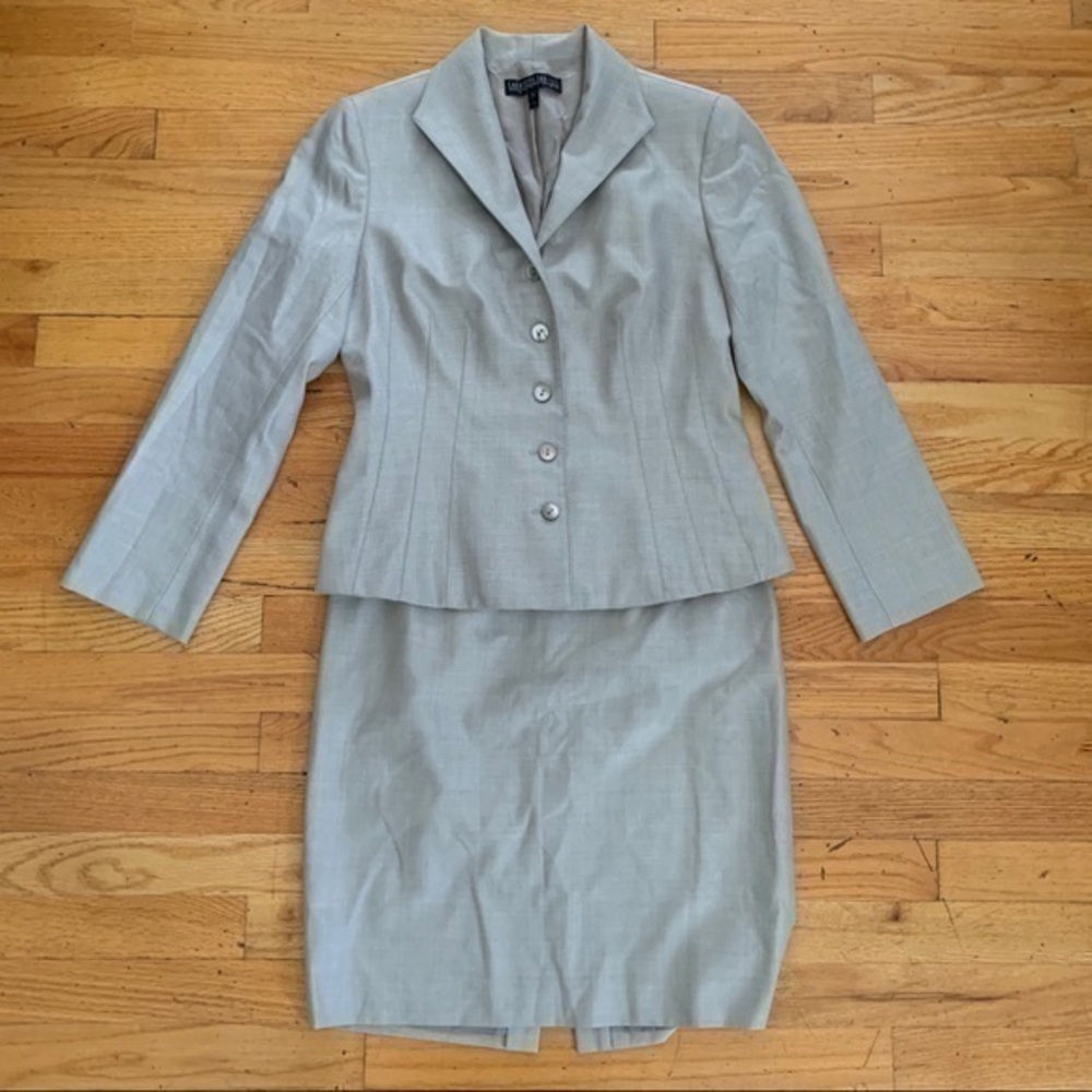 Lafayette 148 New York size 8P gray 2 pc suit